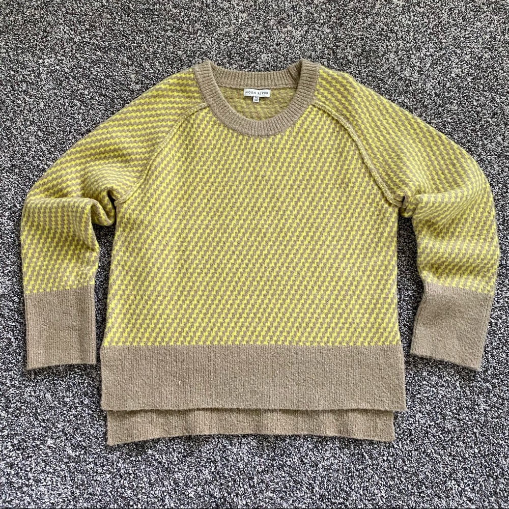 Evereve Moon River Yellow & Tan Knit Sweater